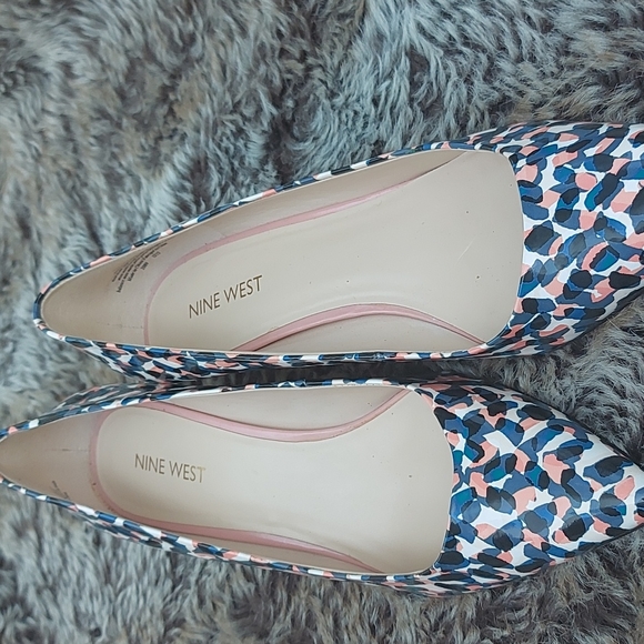 Shoes - Picture 4 of 4